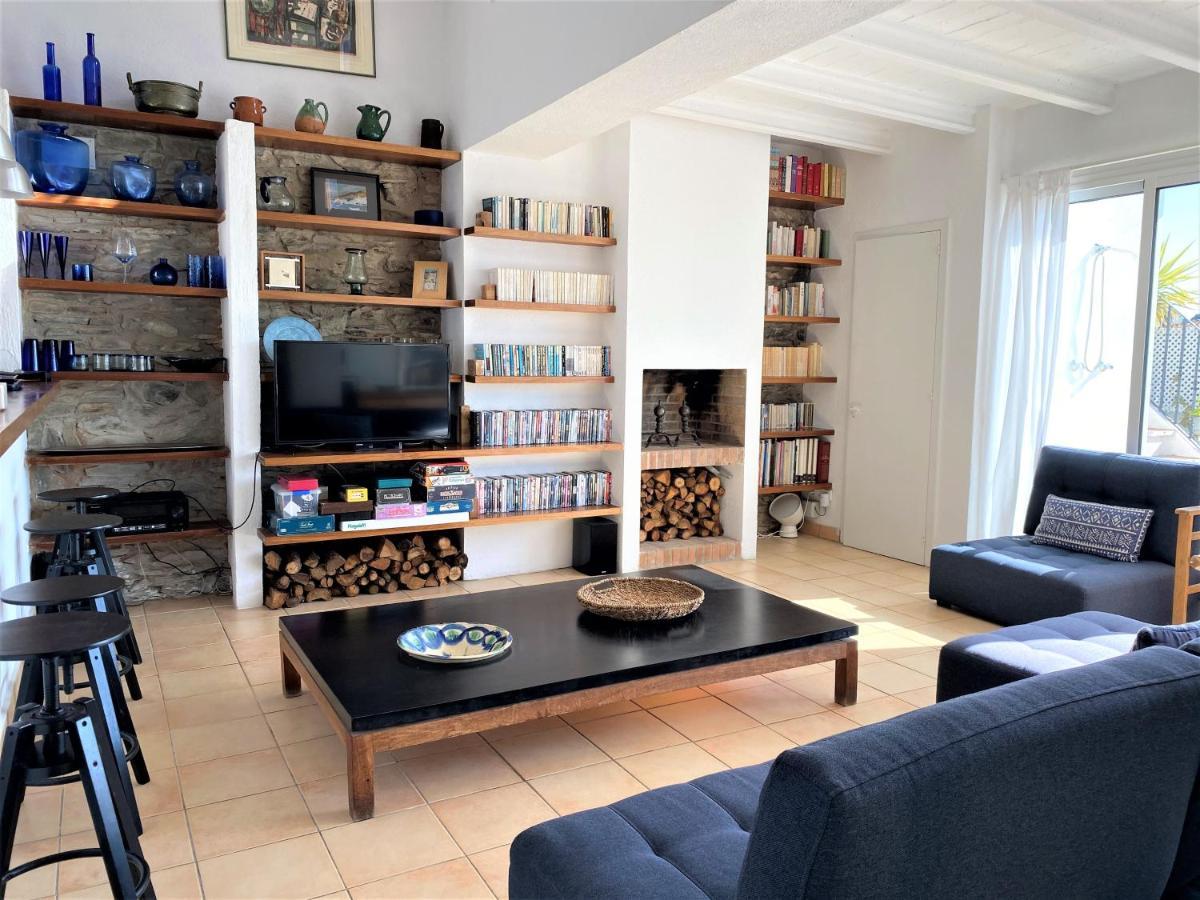 Palau - Gran Casa De Pueblo Con Fantasticas Vistas Al Mar Apartment กาดาเกส ภายนอก รูปภาพ